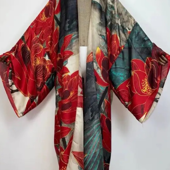 Tops - Gorgeous red lotus wrap
